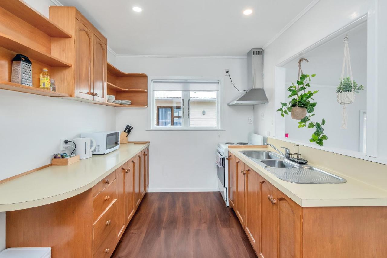 Spacious 3Br Nr Middlemore & Airport W Free Netflix オークランド エクステリア 写真
