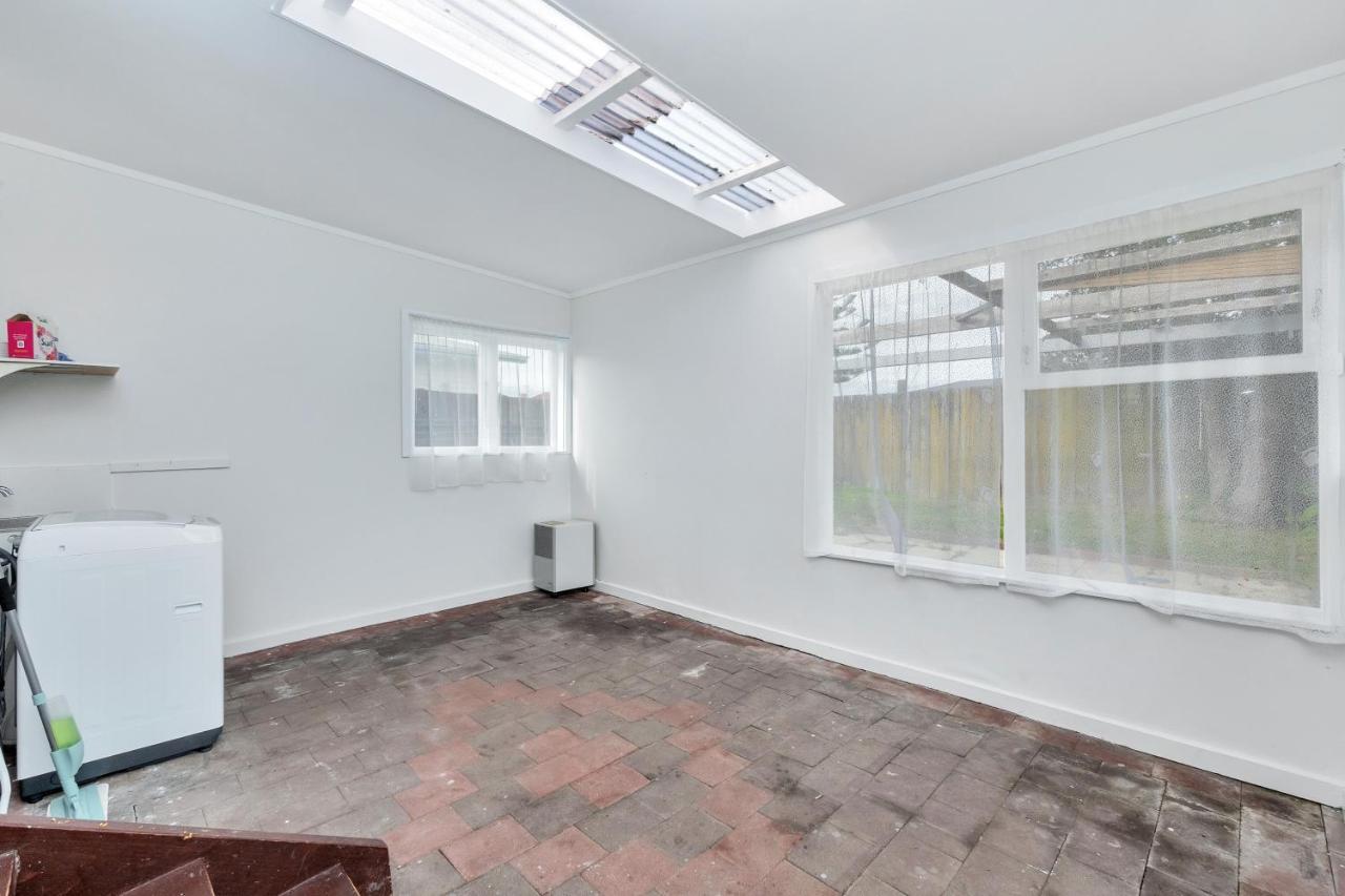 Spacious 3Br Nr Middlemore & Airport W Free Netflix オークランド エクステリア 写真
